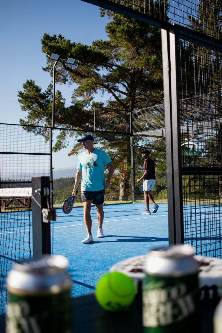 Comment jouer au padel : guide complet pour débuter