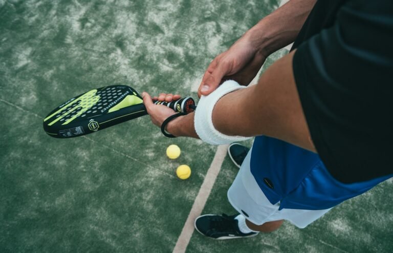 Que faut-il apporter pour jouer au padel pour la première fois ?